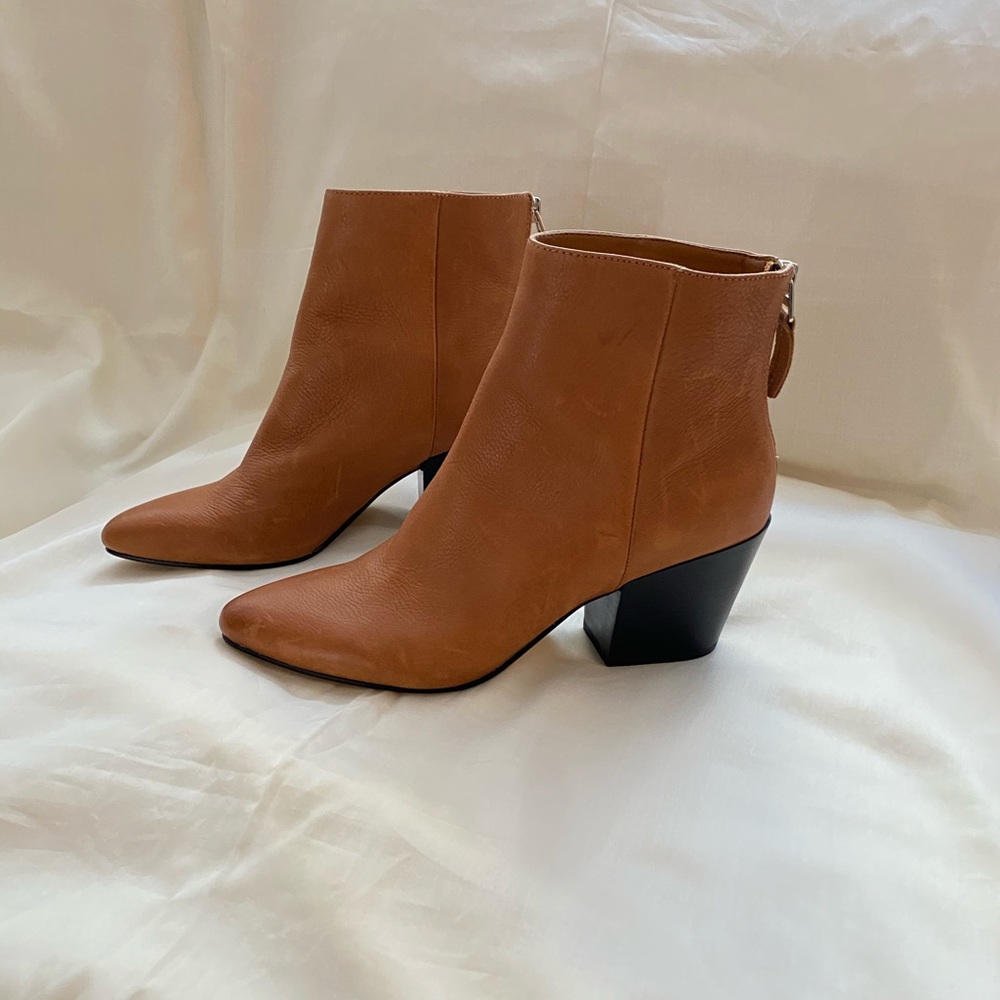 Dolce Vita Brown ankle boots! 😍
